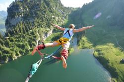 开云体育app-南美风暴席卷东欧，努涅斯一锤定音，巴西强行终结波兰黄金时代