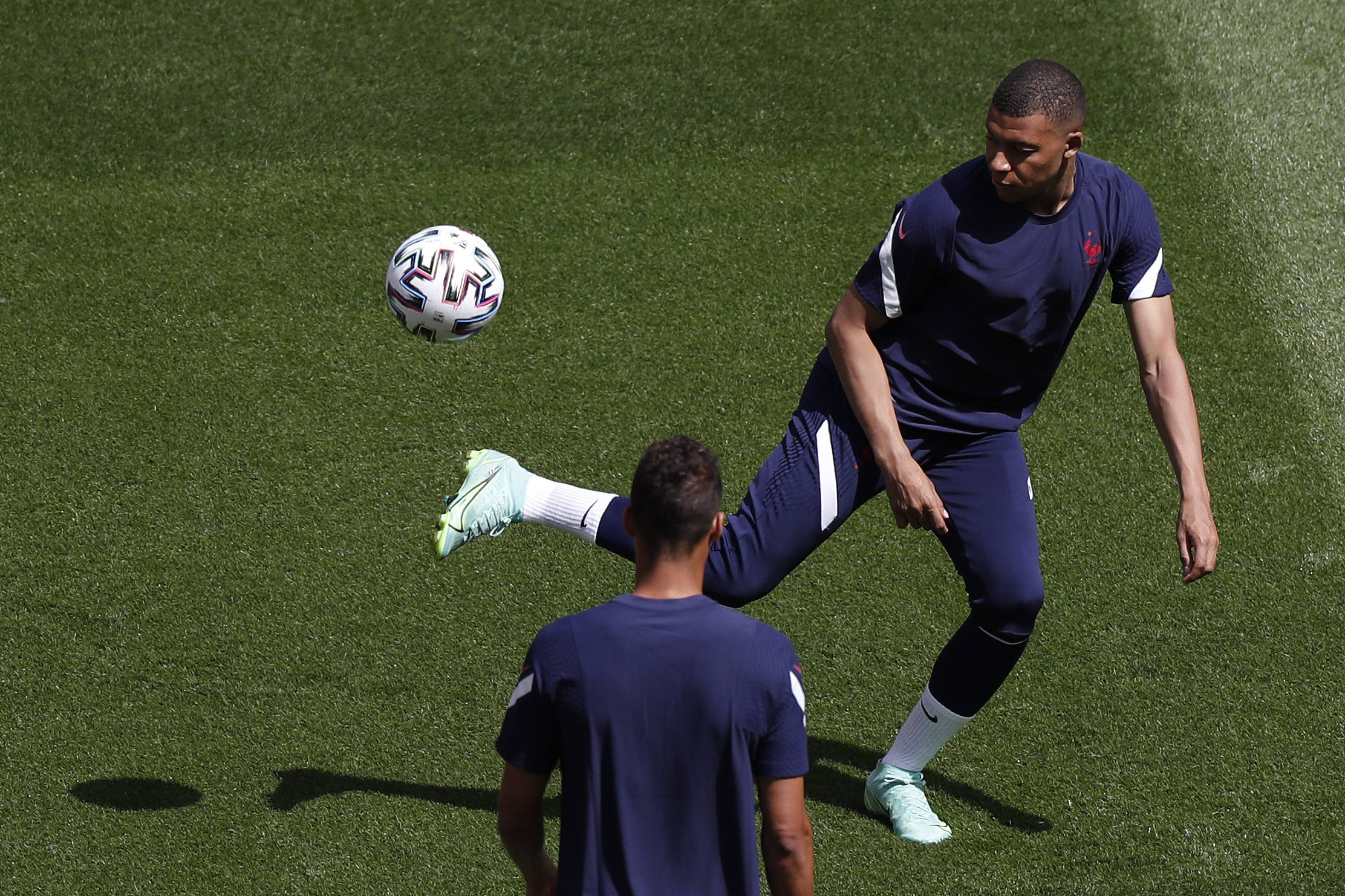 西班牙队青年军崭露头角,欧洲豪强失利 西班牙队青年军崭露头角,欧洲豪强失利