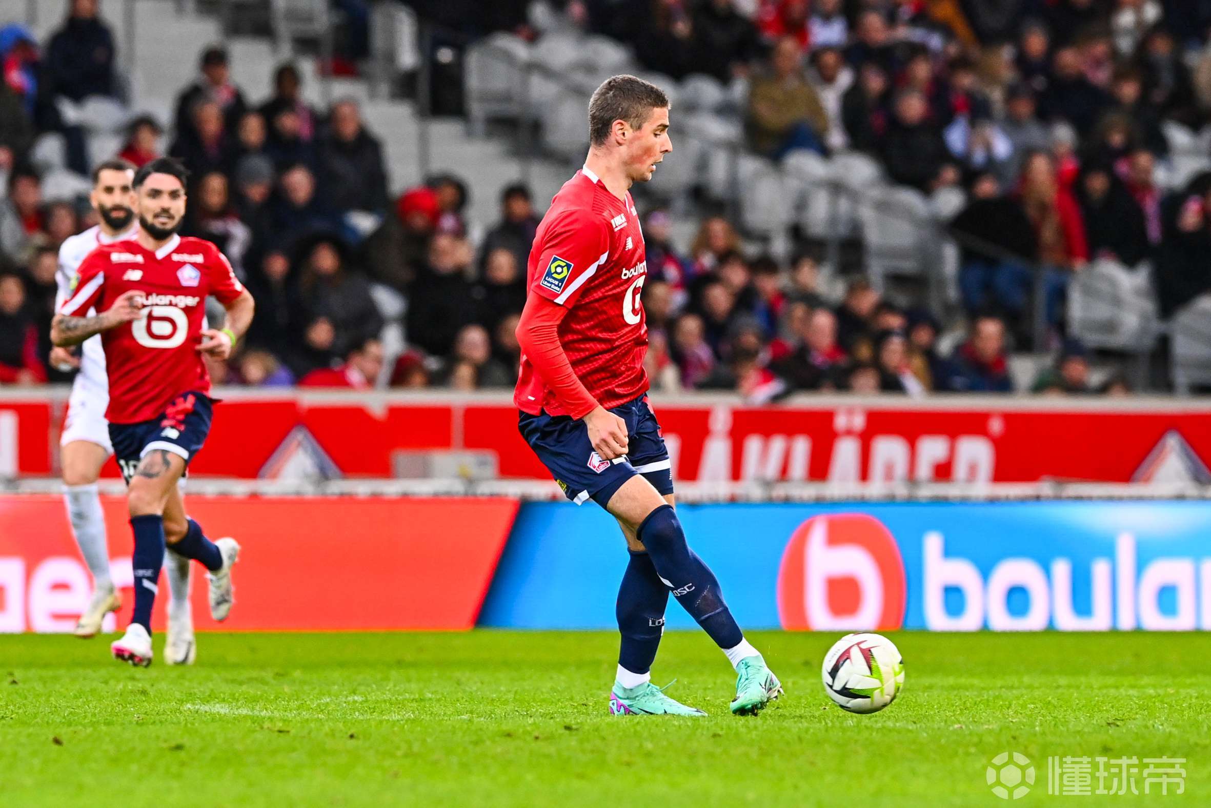 里尔主帅评价新援表现，赞其为球队带来活力