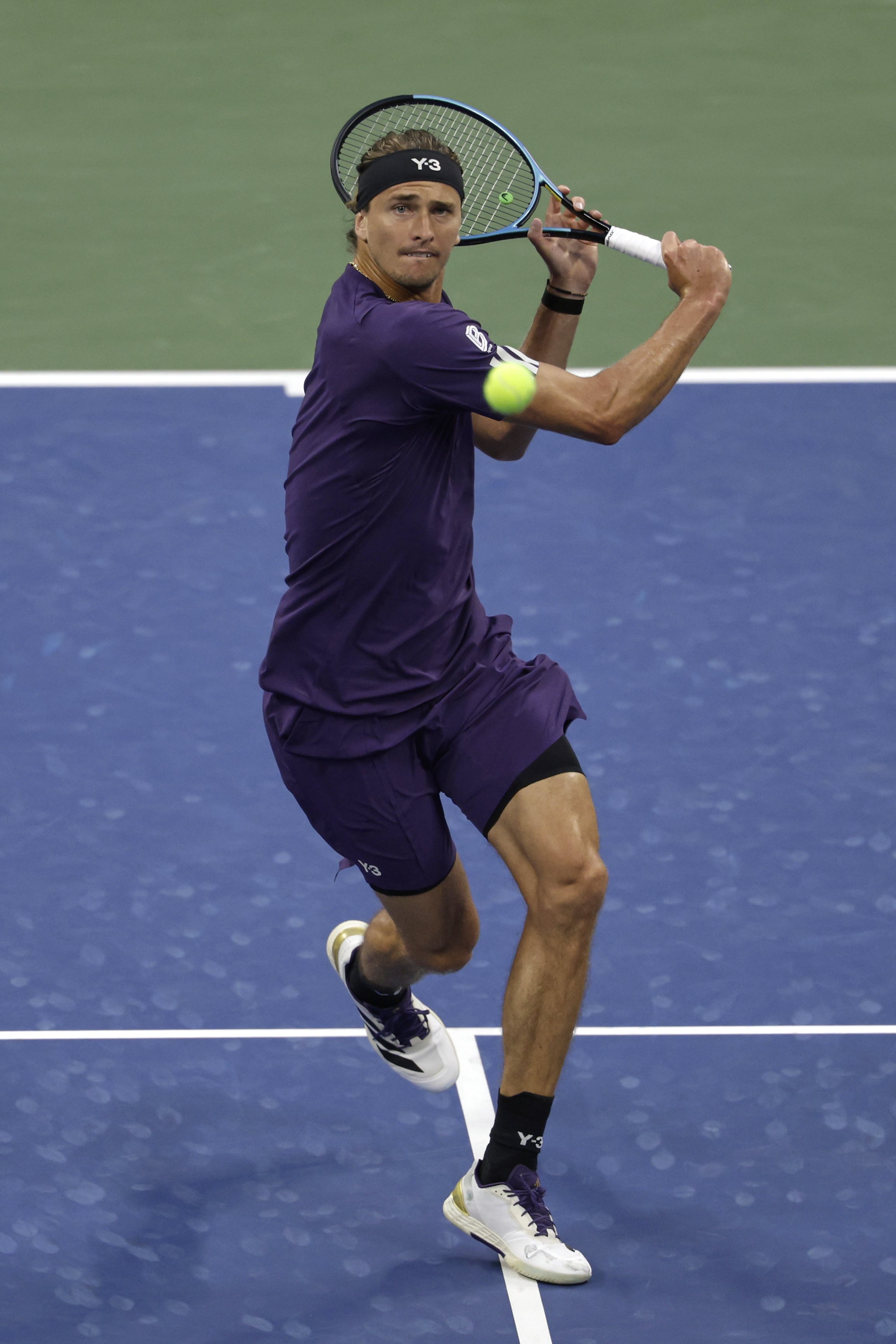 世界网球队险胜法国网球队，兹维列夫打破历史纪录的简单介绍