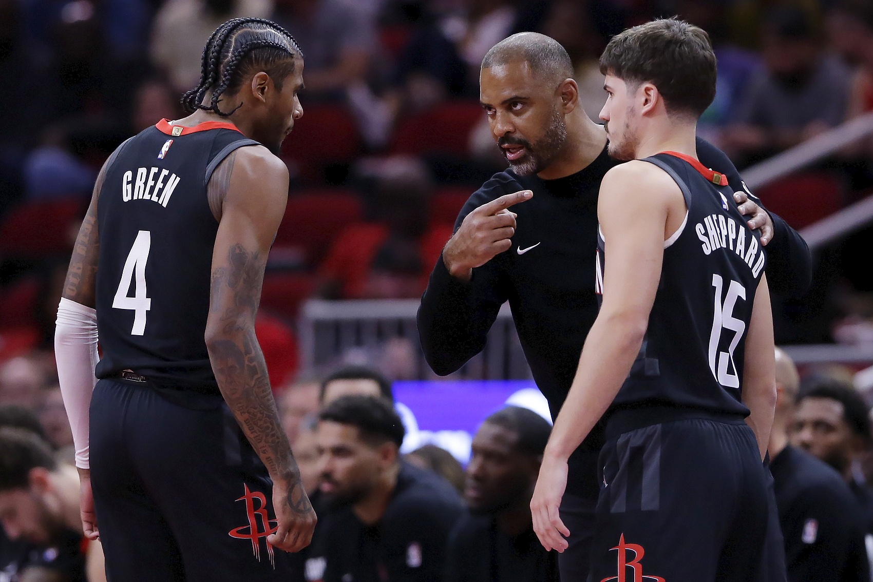 关于公牛主场战胜火箭，拉文砍下全队最高分率队取胜的信息