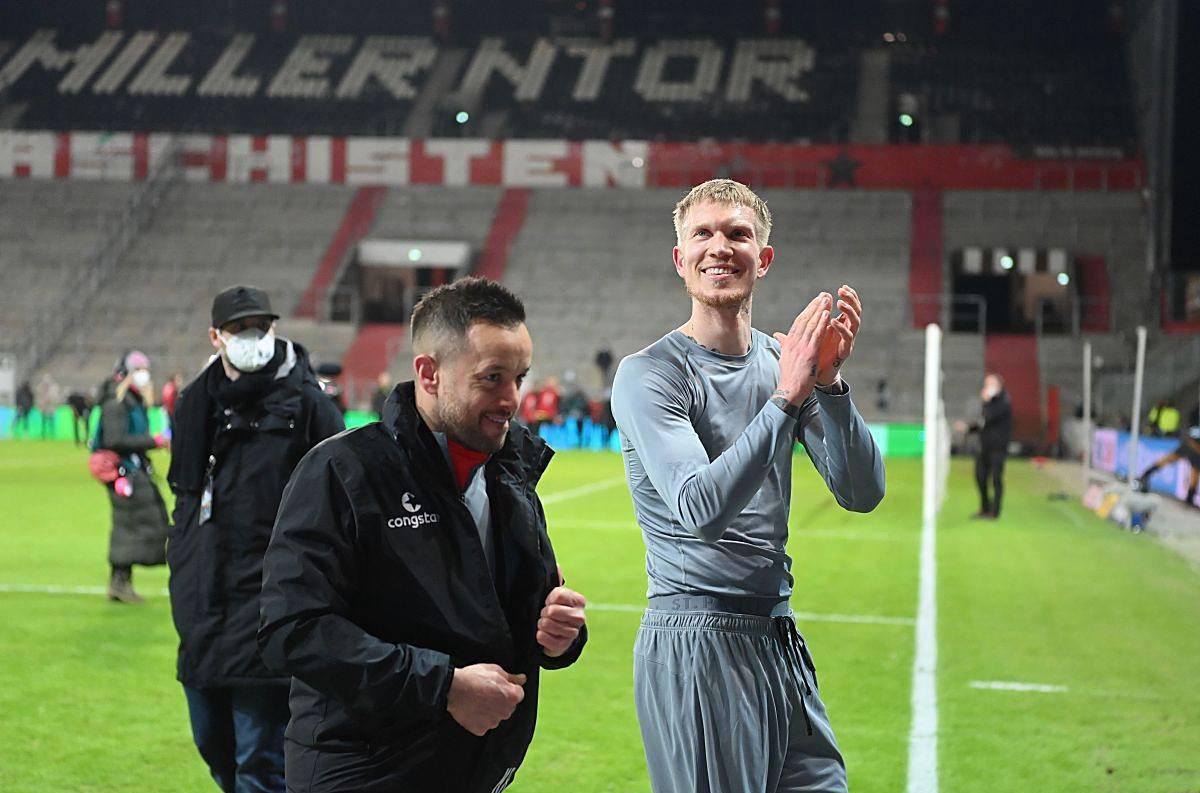 勒沃库森客场不敌沙尔克04，连败於手的简单介绍