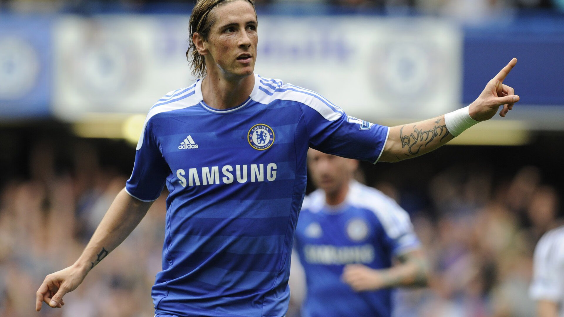 赛道与球场,决胜之夜的双重奏